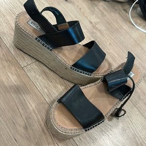 Comfortable platform sandals